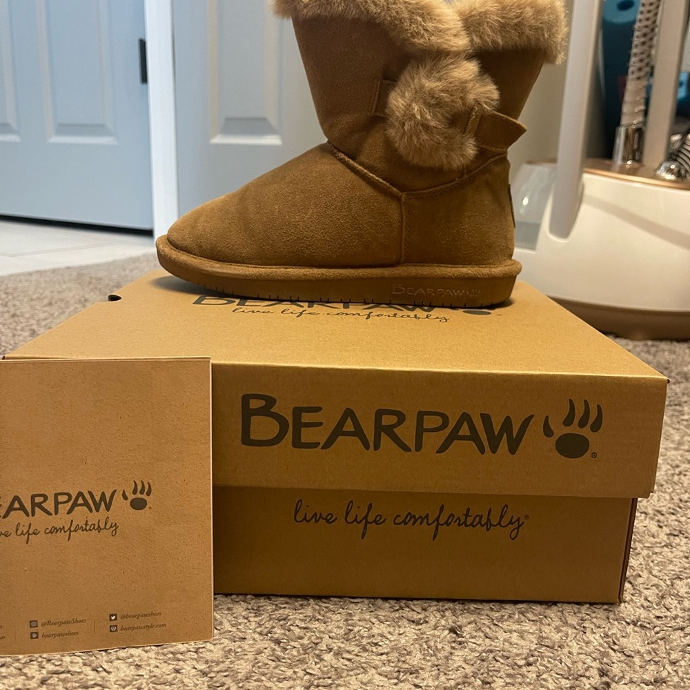 BearPaw youth size 4 boots